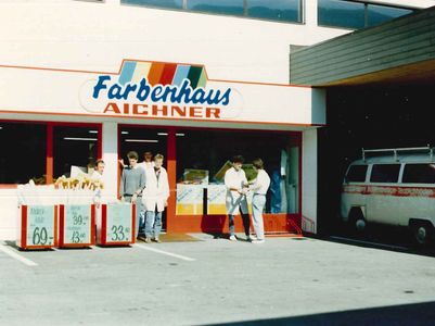 Farbengeschäft Eröffnung